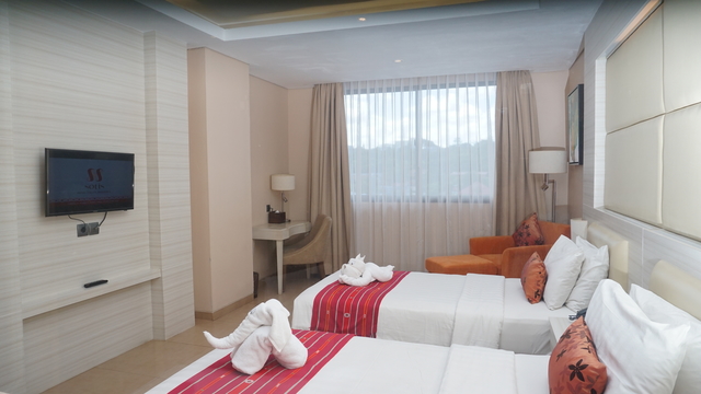 Deluxe Twin Bedroom